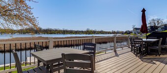 Private Dock & Large Deck! Jimmerson Lake Escape