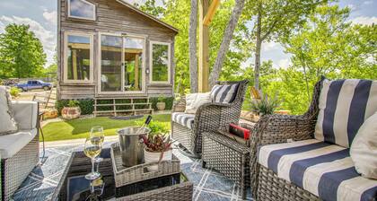 Tiny Cabin Getaway in the Tennessee River Valley