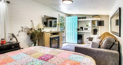 Couple's Retreat w/ Creek Access in Rogersville