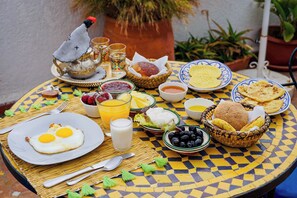 Desayuno completo incluido todos los días 
