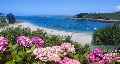 COMFORTABLE VILLA 5 MINUTES WALK FROM GRÈVE BLANCHE BEACH