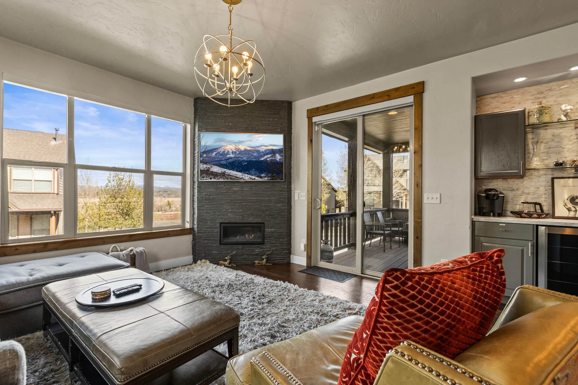 Smart TV, chimenea y tenis de mesa 