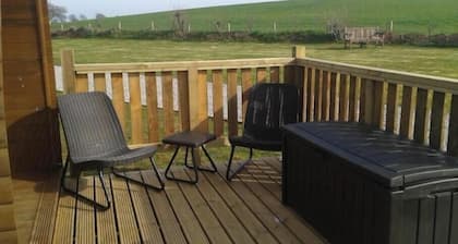 Cosy Camping Pod – Dog-Friendly Countryside Escape near Looe