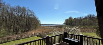 Beautiful top floor apartment with lake view