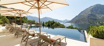 Villa Mandragora Seafront Villa with Private Pool and Dock