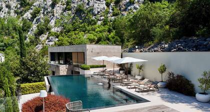 Villa Mandragora Seafront Villa with Private Pool and Dock