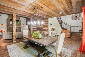 Dining - Luxe Riverfront Cabin ・ Walk to Parkway・Hot Tub (Pigeon Forge)