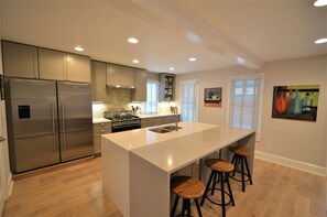 Fridge, microwave, oven, stovetop - Elegant Single Family Home With Private Pool! (Rehoboth Beach)