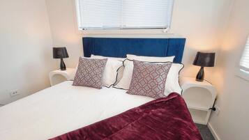 2 slaapkamers, een strijkplank/strijkijzer, gratis wifi, beddengoed
