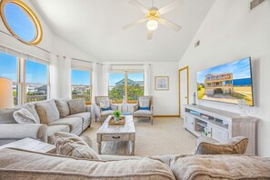 Smart TV, books - Brand New Oceanside Salvo Home, Dog Friendly with Hot Tub (Salvo)