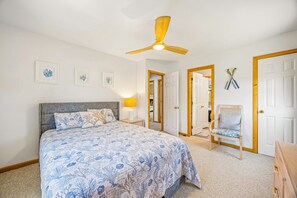 Free WiFi, bed sheets - Brand New Oceanside Salvo Home, Dog Friendly with Hot Tub (Salvo)