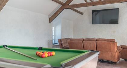 Spacious Four Bedroom Holiday Accommodation On Anglesey | Bryndeusant