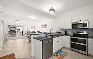 Fridge, microwave, oven, stovetop - 4 BR 3.5 BA Waterfront Townhouse with Great Midtown Location (Ocean City)