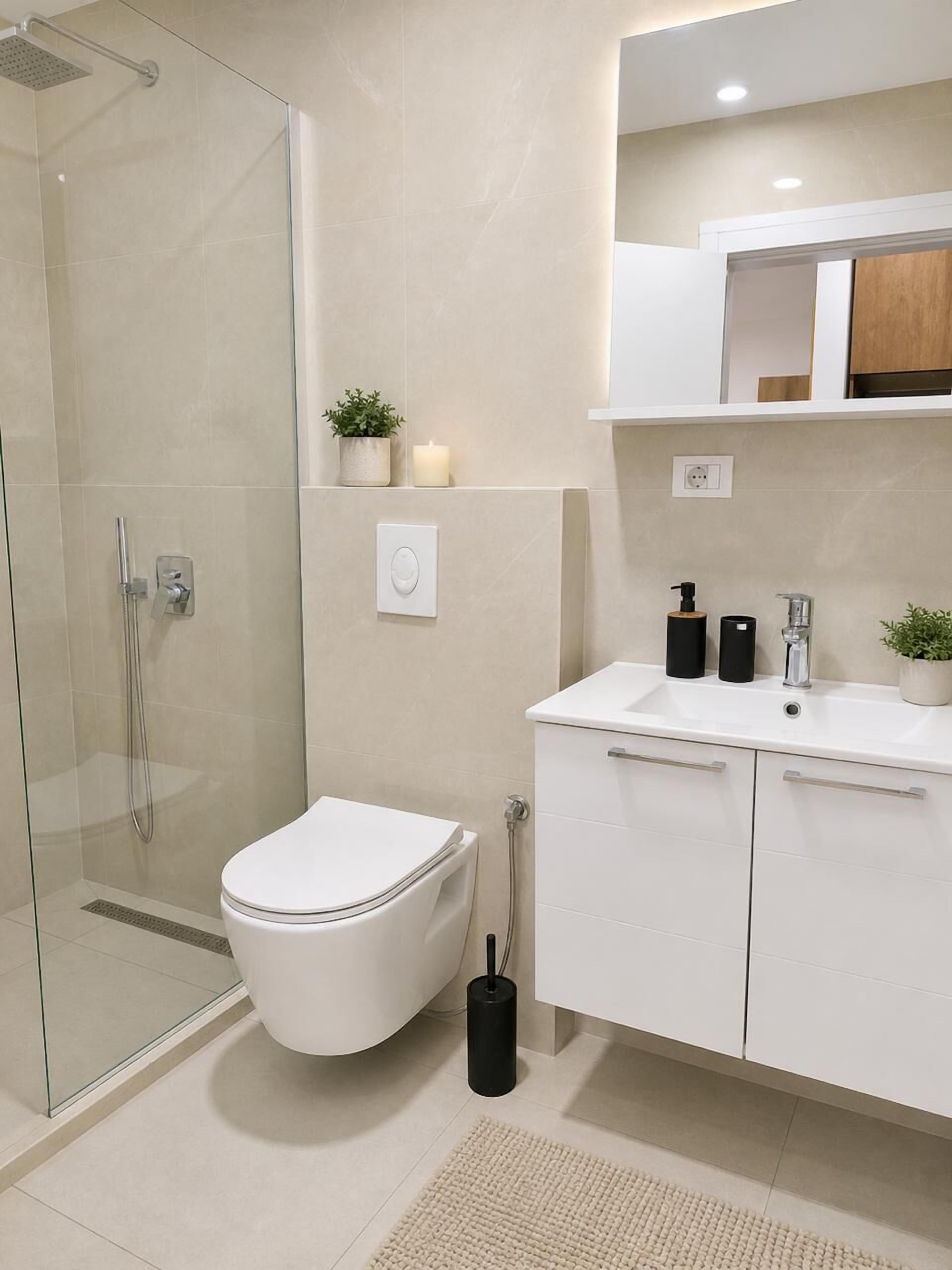 Handtücher, Seife, Shampoo, Toilettenpapier