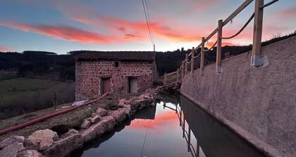 Warm and comfortable gîte in the heart of nature with a magnificent view