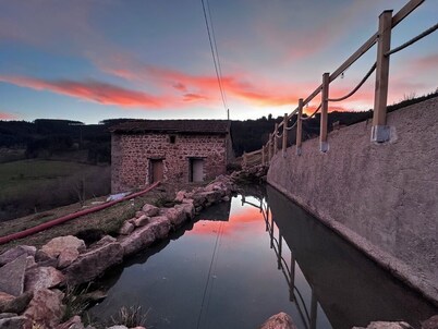 Warm and comfortable gîte in the heart of nature with a magnificent view