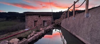 Warm and comfortable gîte in the heart of nature with a magnificent view