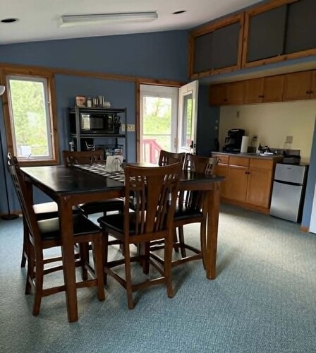 The Eagle's Nest: 1 BDR PLUS studio bed nestled outside the city of Pittsburgh