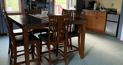 The Eagle's Nest: 1 BDR PLUS studio bed nestled outside the city of Pittsburgh