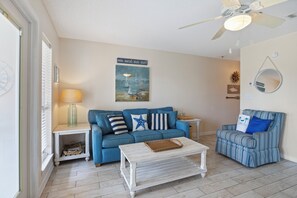 Smart TV - New Listing at Grand Caribbean! Sea Sparrow Nest is a 1 BR 1BA that sleeps 6 (Pensacola)