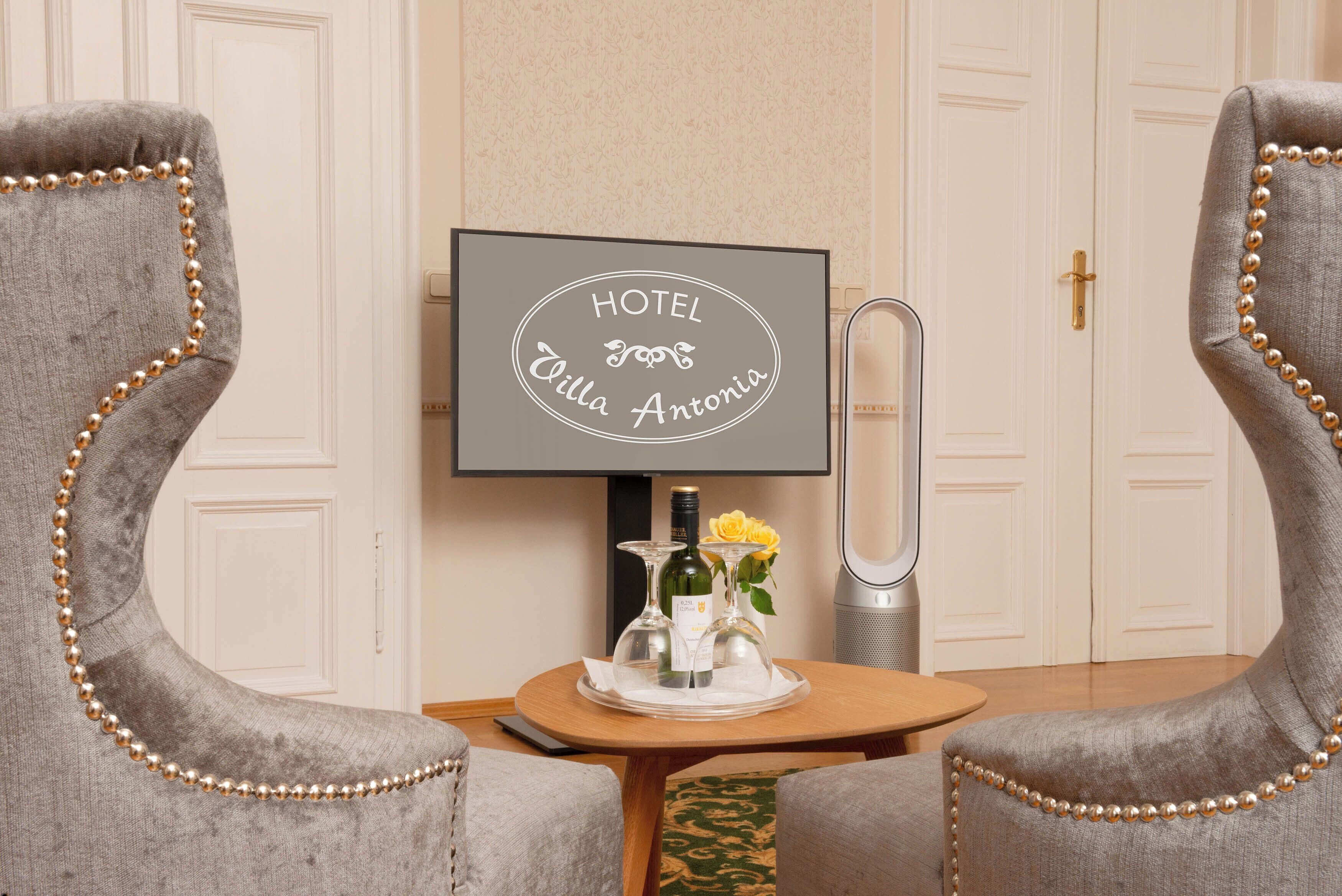 Design Double Room | Free WiFi, bed sheets