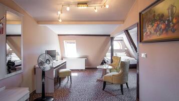 Standard Triple Room | Free WiFi, bed sheets