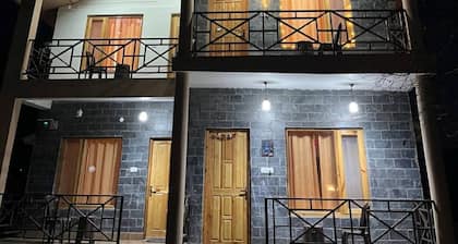 Private 4-Room Cottage in Manali