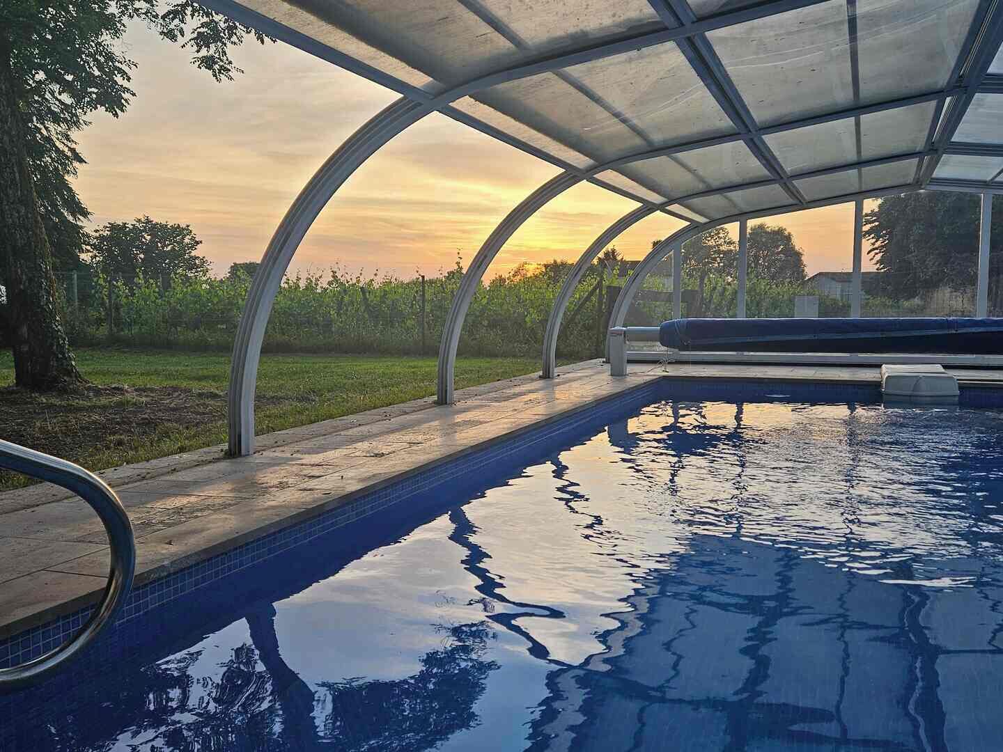 Piscine couverte, piscine extérieure