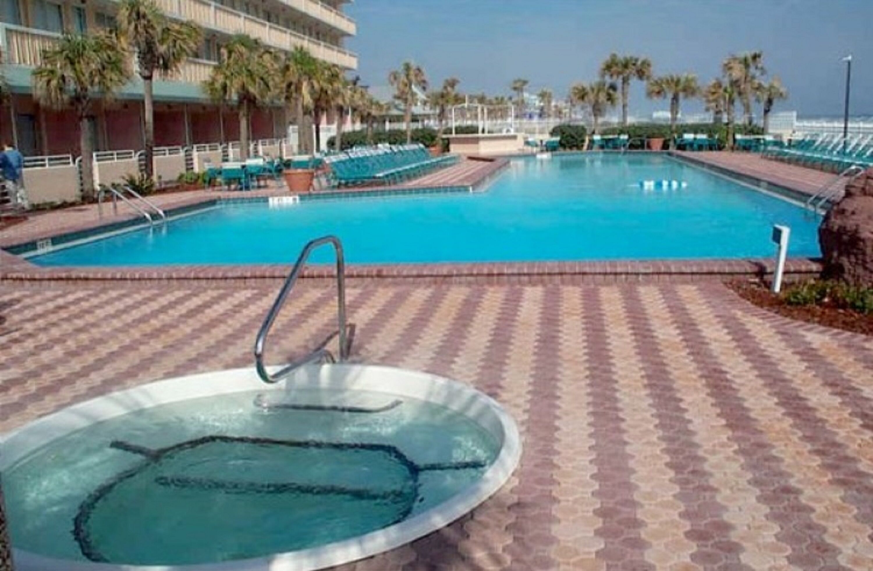Piscine couverte, piscine extérieure
