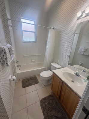 Hair dryer, towels - Magical landings Villa by Paradise Resort Vacations BRAND NEW TO THE RENTAL MARKET (Kissimmee)