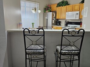 Fridge, microwave, oven, stovetop - Magical landings Villa by Paradise Resort Vacations BRAND NEW TO THE RENTAL MARKET (Kissimmee)