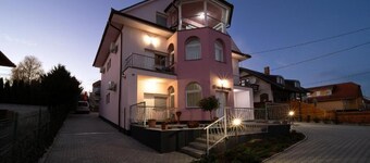 VILLA LOTUS PANZIÓ
