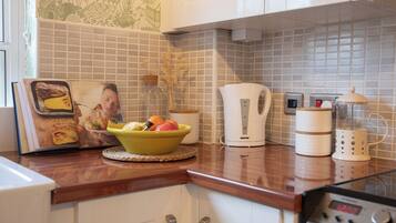 Dishwasher, cookware/dishes/utensils