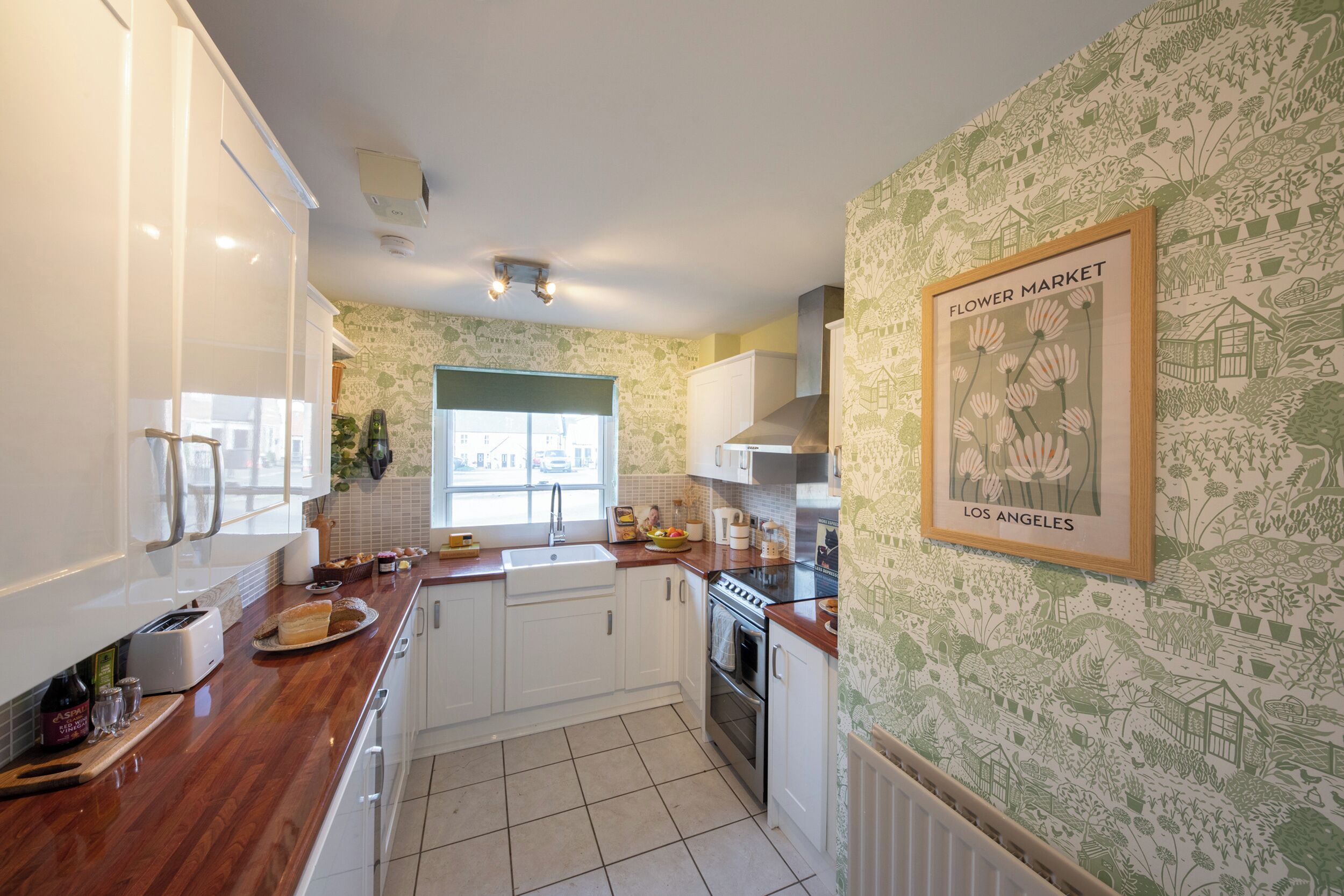 Dishwasher, cookware/dishes/utensils