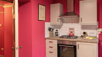 Dishwasher, cookware/dishes/utensils