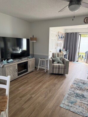 Comfort Condo, 1 Bedroom, Patio, Lake View | View from room