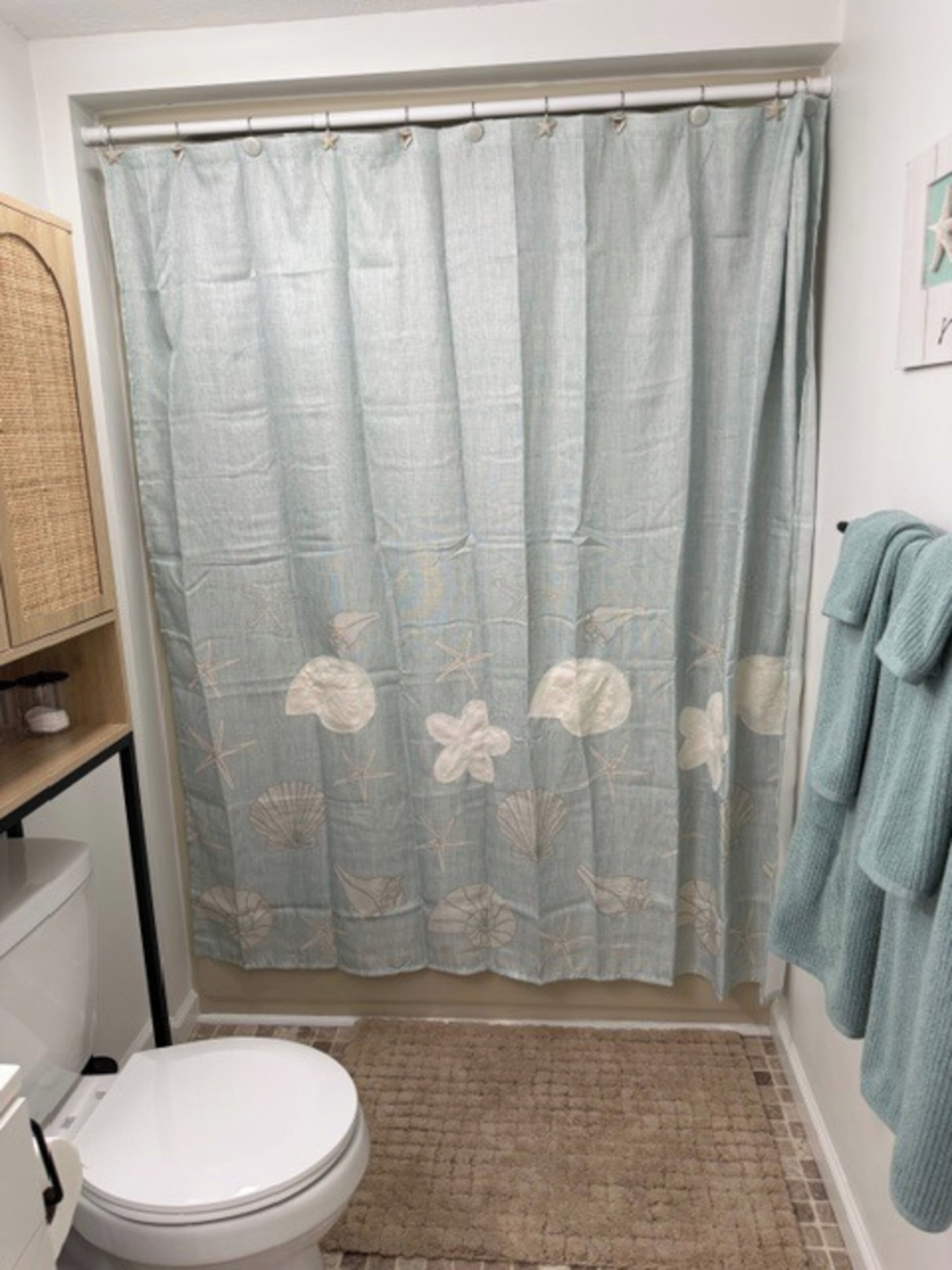 Condo Confort, 1 chambre, patio, vue sur le lac | Salle de bain | Ensemble baignoire-douche, articles de toilette (gratuits)