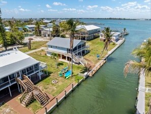 Exterior - Welcome to Waters Edge, a true hidden gem on Little Gasparilla Island-where turquoise water, gentle breezes, and total relaxation replace traffic, noise, and stress (Placida)