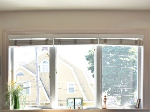 The Loon Nest: Cozy Downtown Apartment