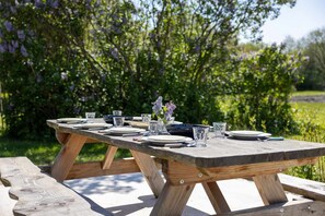 Outdoor dining - Holiday home for 8 in Oostkapelle | Oranjezonweg 7 - Klein Overduin (Oostkapelle)