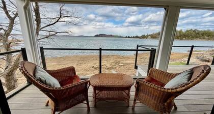 Robbin's Nest - Panoramic Essex Bay Waterviews