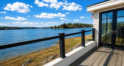 Robbin's Island - Panoramic Waterviews