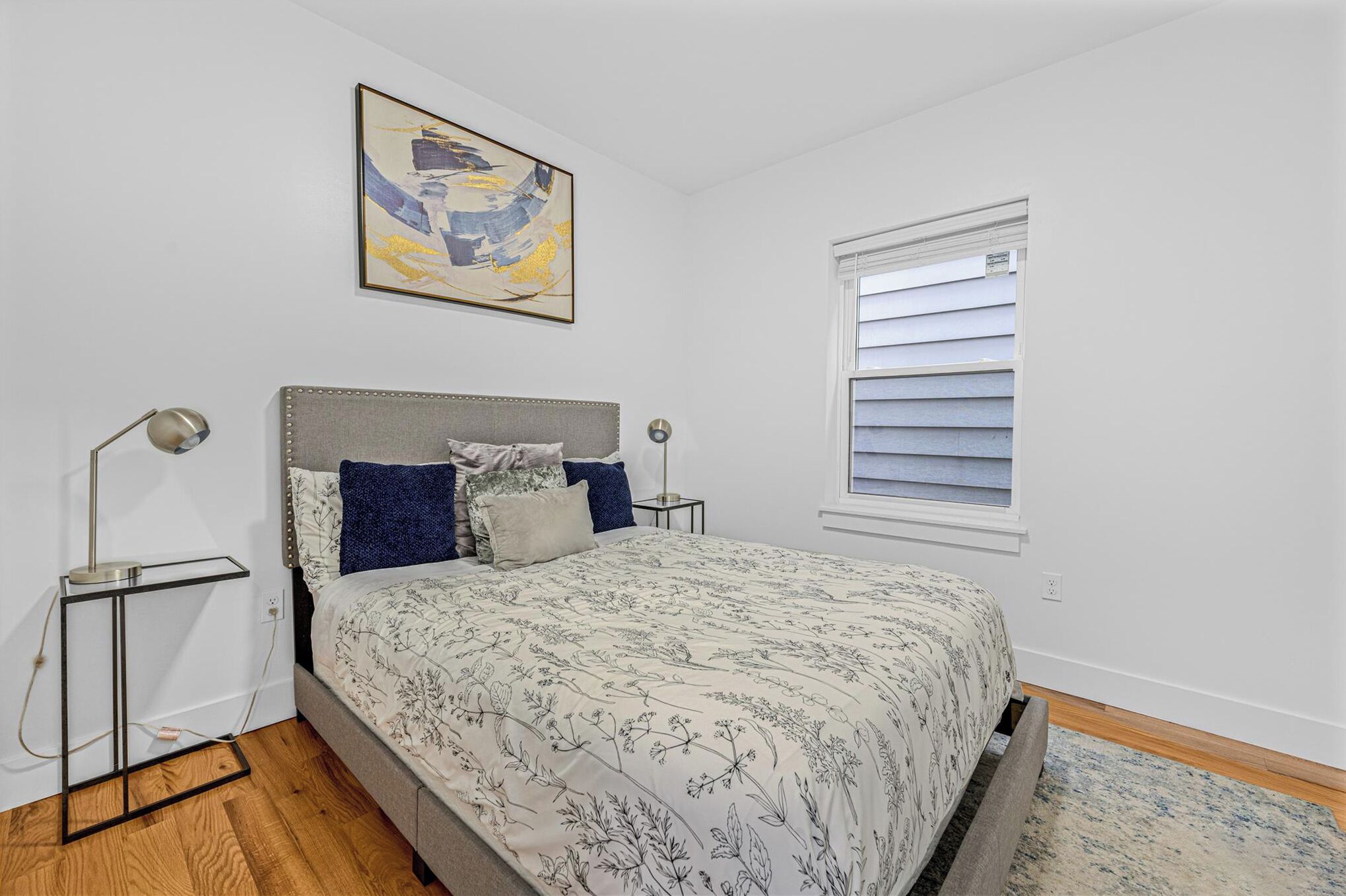 Iron/ironing board, Internet, bed sheets