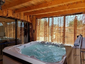 Indoor spa tub