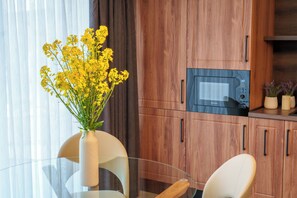 Deluxe-Maisonette, Parkblick | Speisen