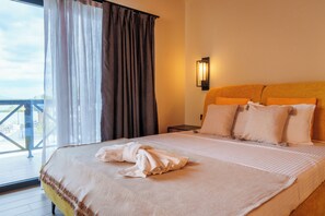 Deluxe-Maisonette, Parkblick | Schreibtisch, laptopgeeigneter Arbeitsplatz, schallisolierte Zimmer