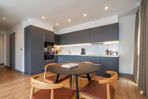 Dining - Modern Meets Urban Living (London)