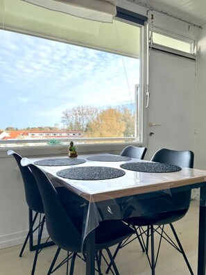 House - Small Cozy Nest for 4 People 100 m From the Beach Free Parking (De Haan)