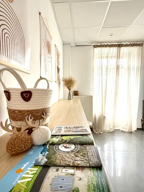 House | 3 bedrooms - Spacious Duplex in the Center of Bastogne Onikos Rooms (Bastogne)
