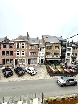 House - Spacious Duplex in the Center of Bastogne Onikos Rooms (Bastogne)